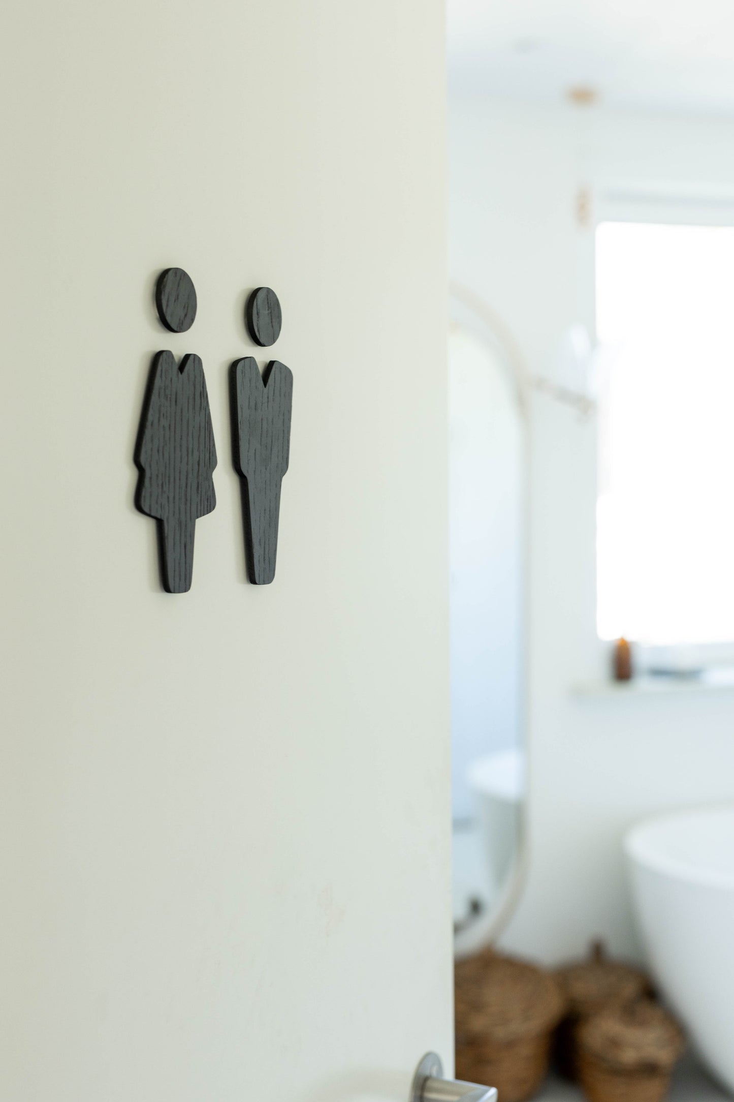 Toiletskilt i sort egetræ finer