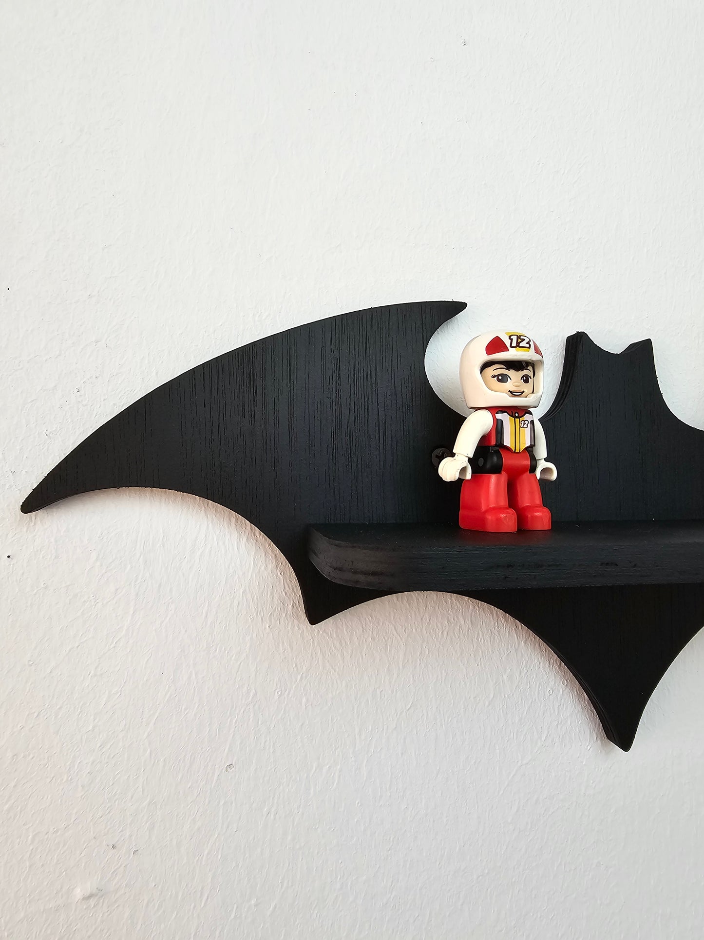 Batman hylde i træ - køb online