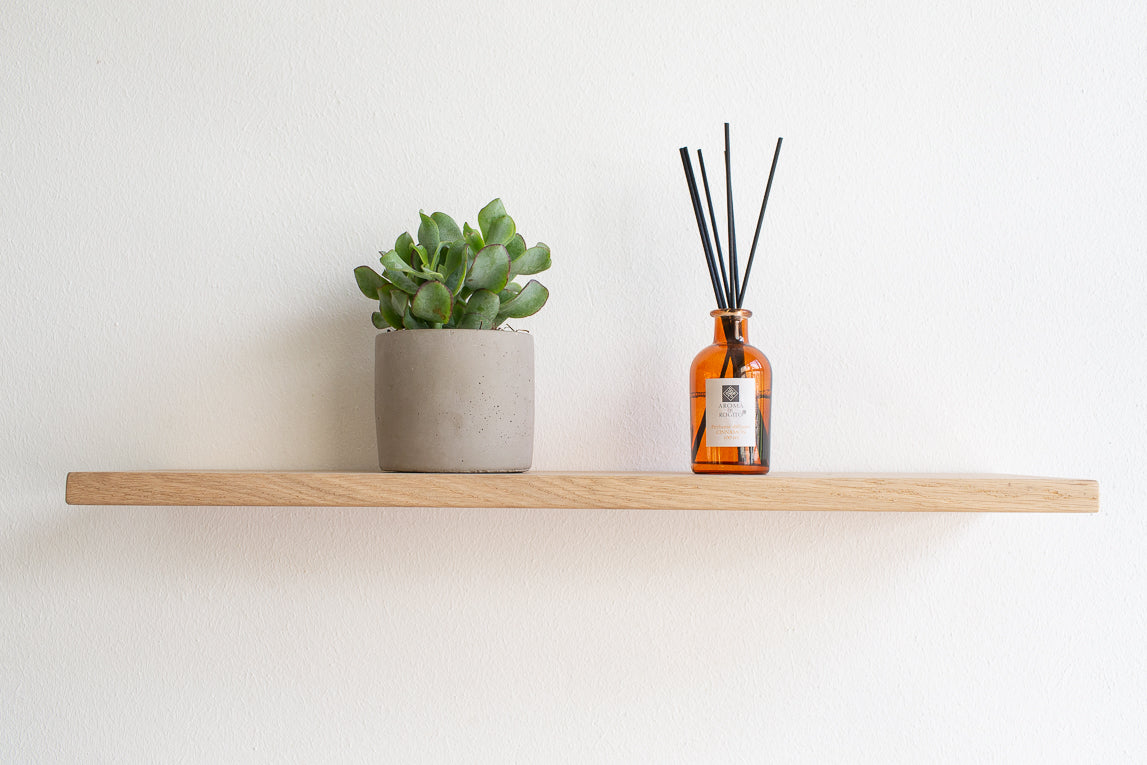 Svævehylde i egetræ