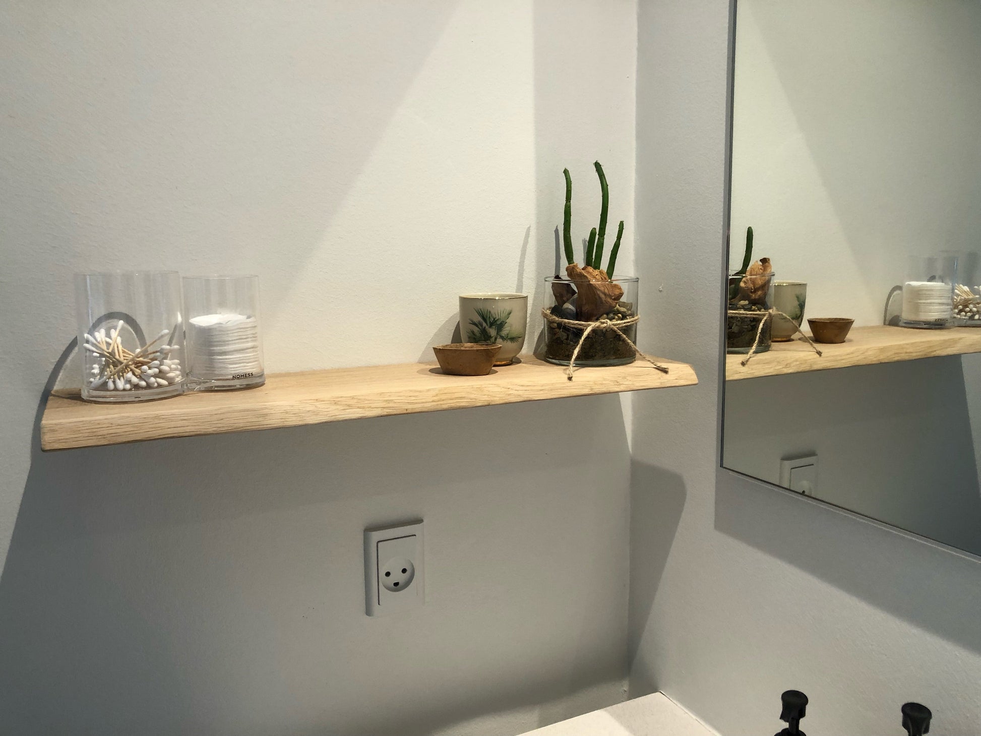 Svævehylde i egetræ