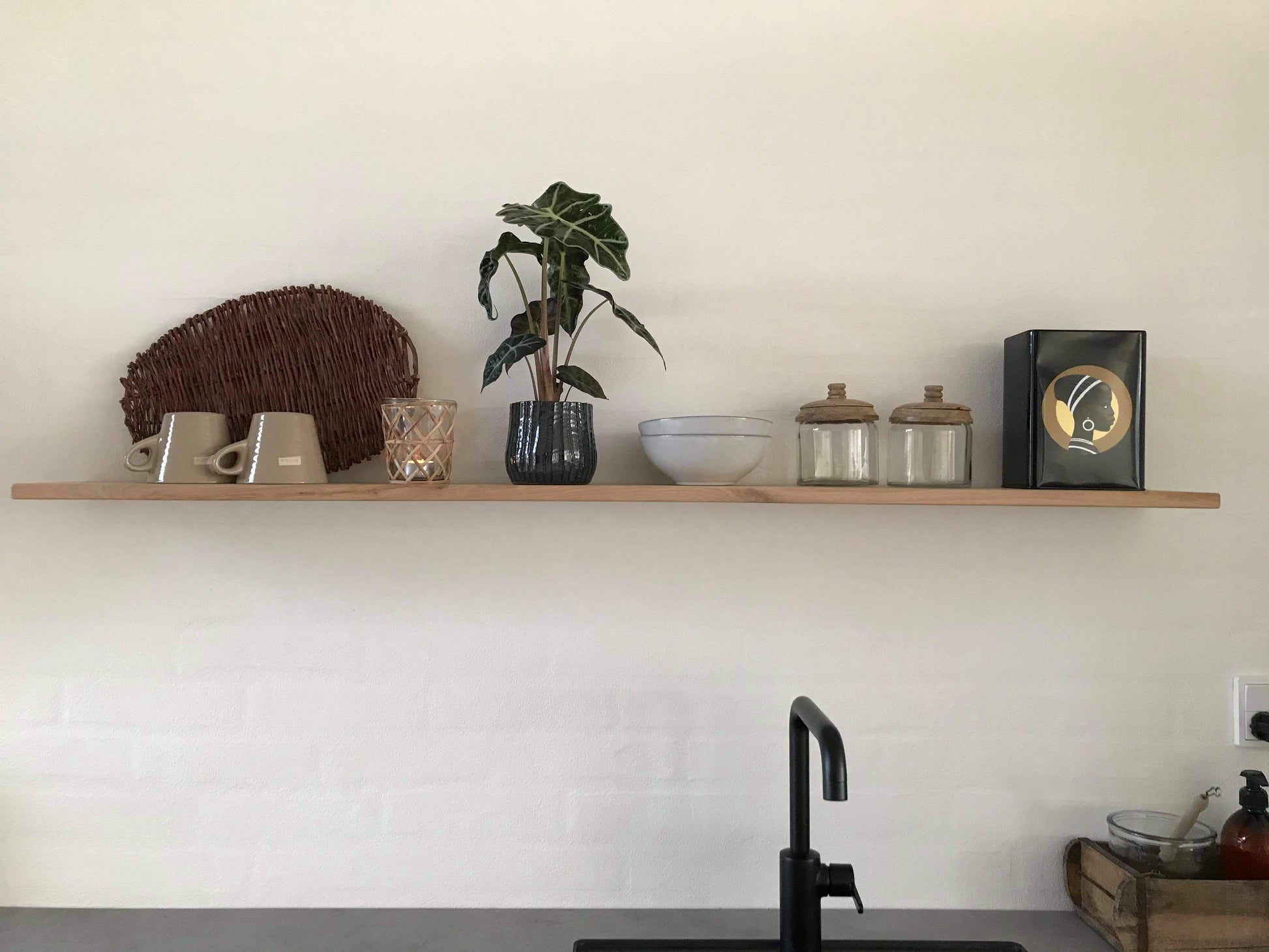 Svævehylde i egetræ