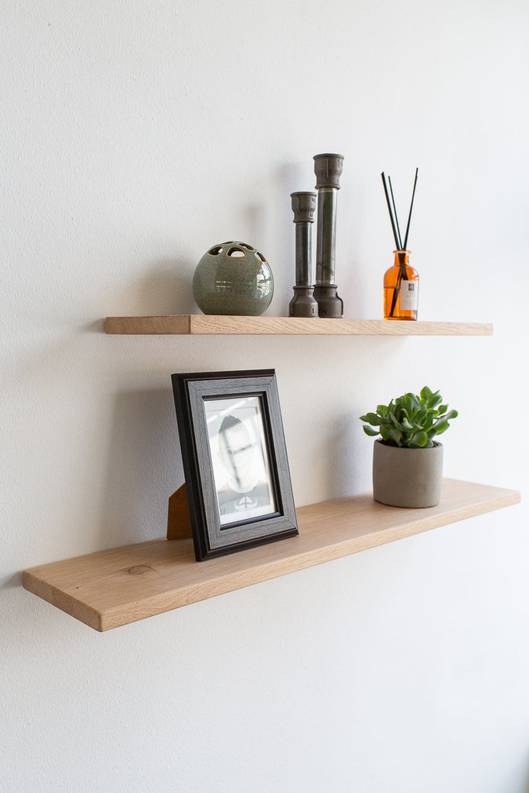 Svævehylde i egetræ