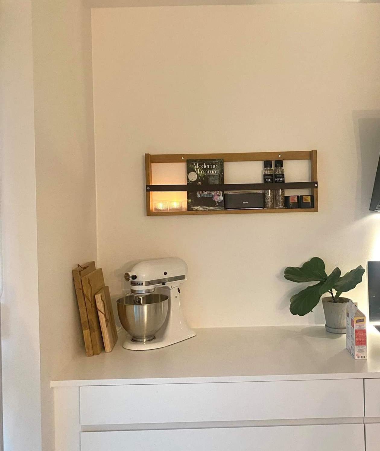 Magasinholder i egetræ